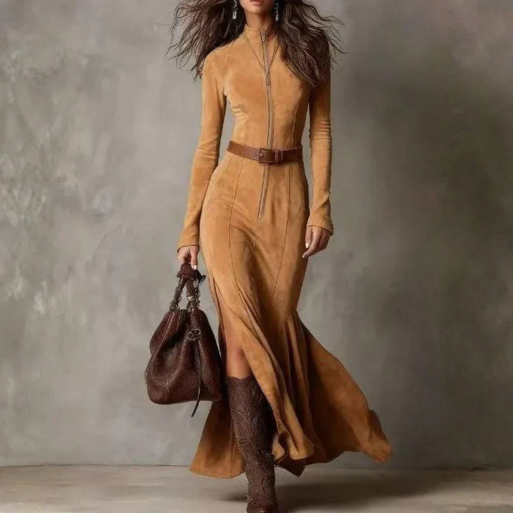 Marija - Elegantna Duga Haljina od Suede s Pojasom i Rascjepom